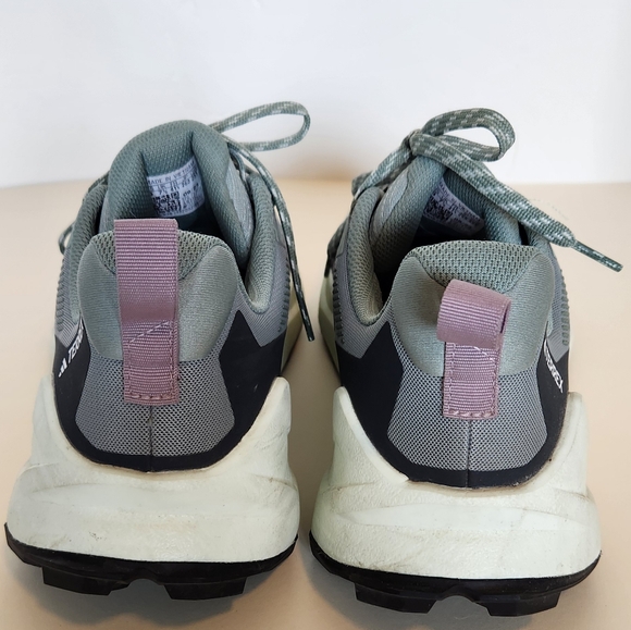 Adidas Terrex Sage Green womens sz 9 - Picture 3 of 4